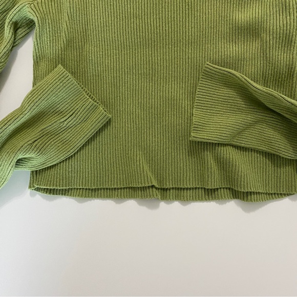 Green Cropped Long-Sleeve - Size Medium - Garage - Picture 3 of 8